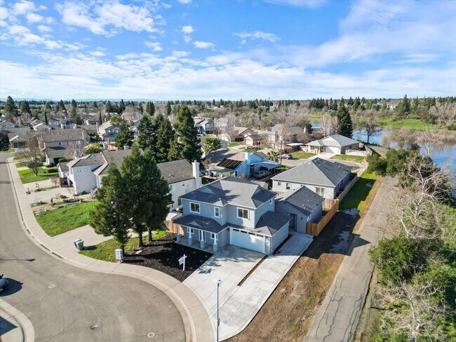 Foto del edificio - 6651-6655 Sunset Bluffs Street
