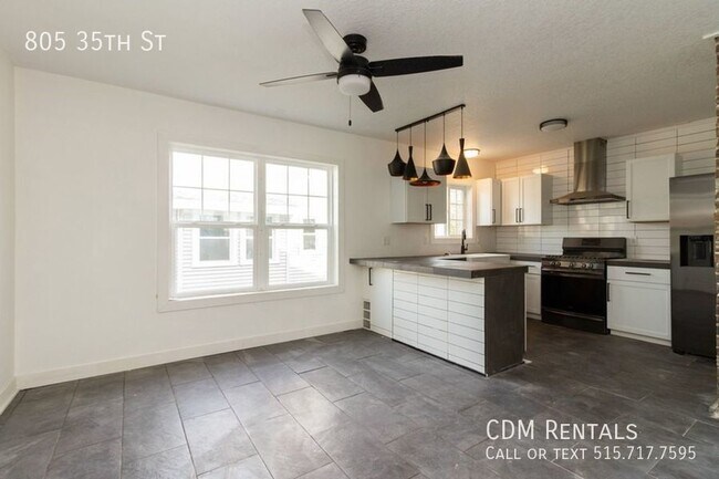 Building Photo - Beautiful Bungalow near Ingersoll!