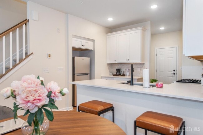 Foto del edificio - 222 Jessie Pl