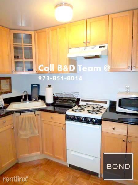 Building Photo - 65 E 3rd St