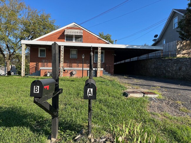 Foto del edificio - Charming West Nashville Home!