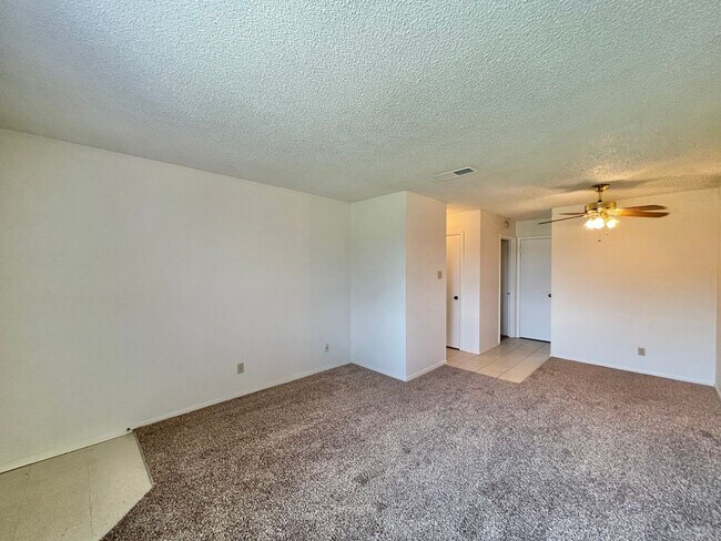 Building Photo - 1308 Quail