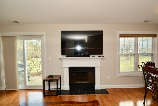 Foto del edificio - 35 Foxcroft Rd