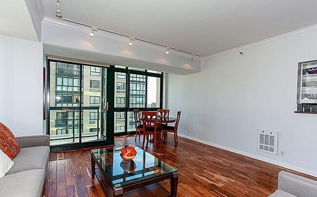 Foto del edificio - 1 Daniel Burnham Ct