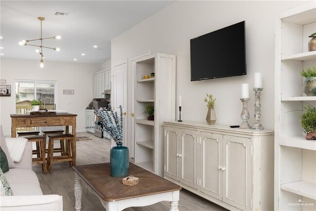 Building Photo - 16 Bass Ave