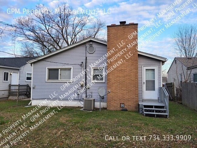 Foto del edificio - Home in Taylor Near a Golf Course!