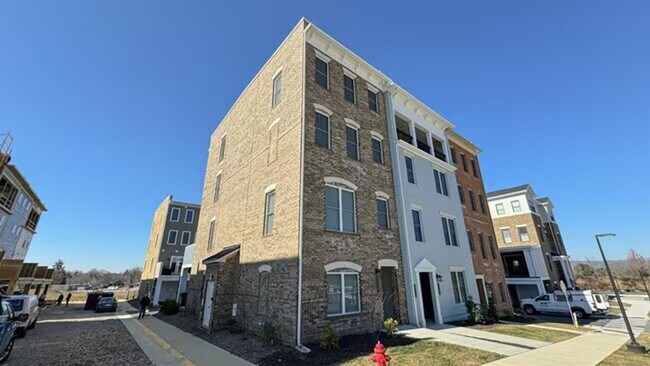 Foto del edificio - Gorgeous Townhome For Rent in the heart of...