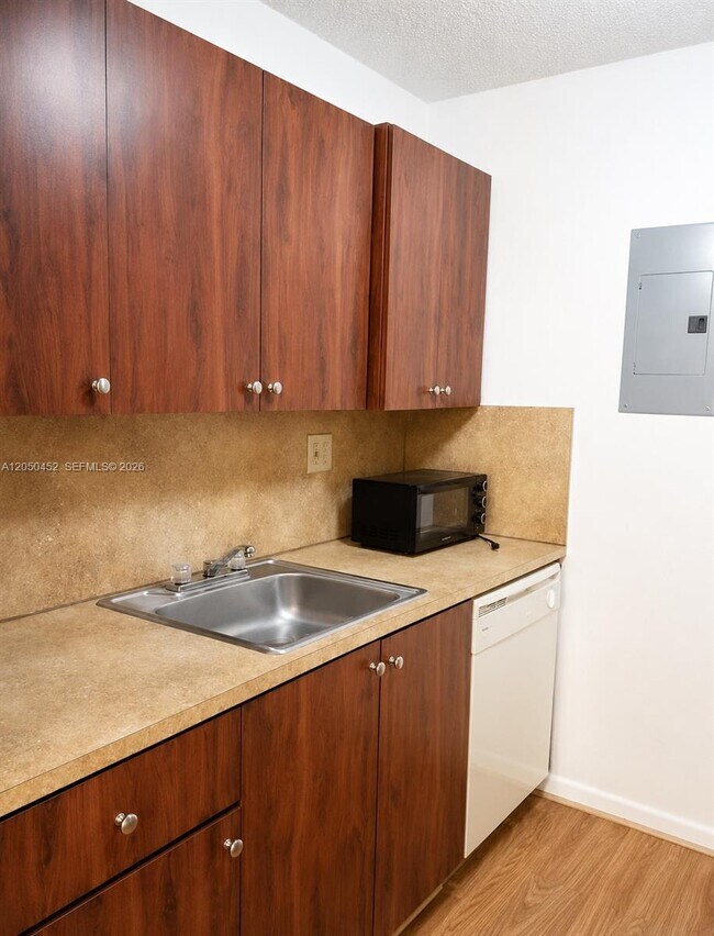 Foto del edificio - 7407 SW 152nd Ave