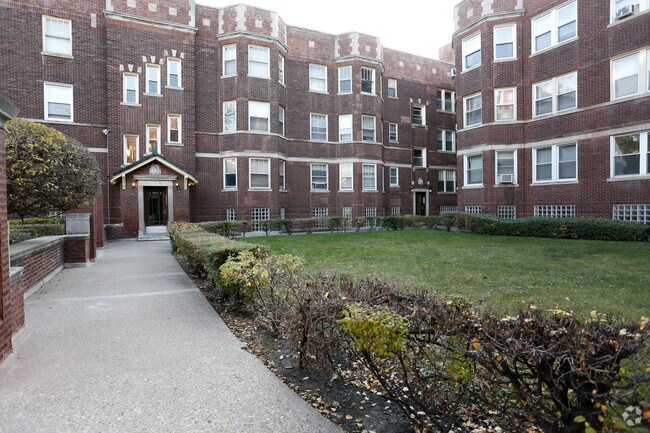 Building Photo - 6632 S Greenwood Ave