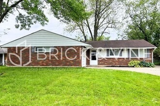 Building Photo - 7027 Lemert Ln