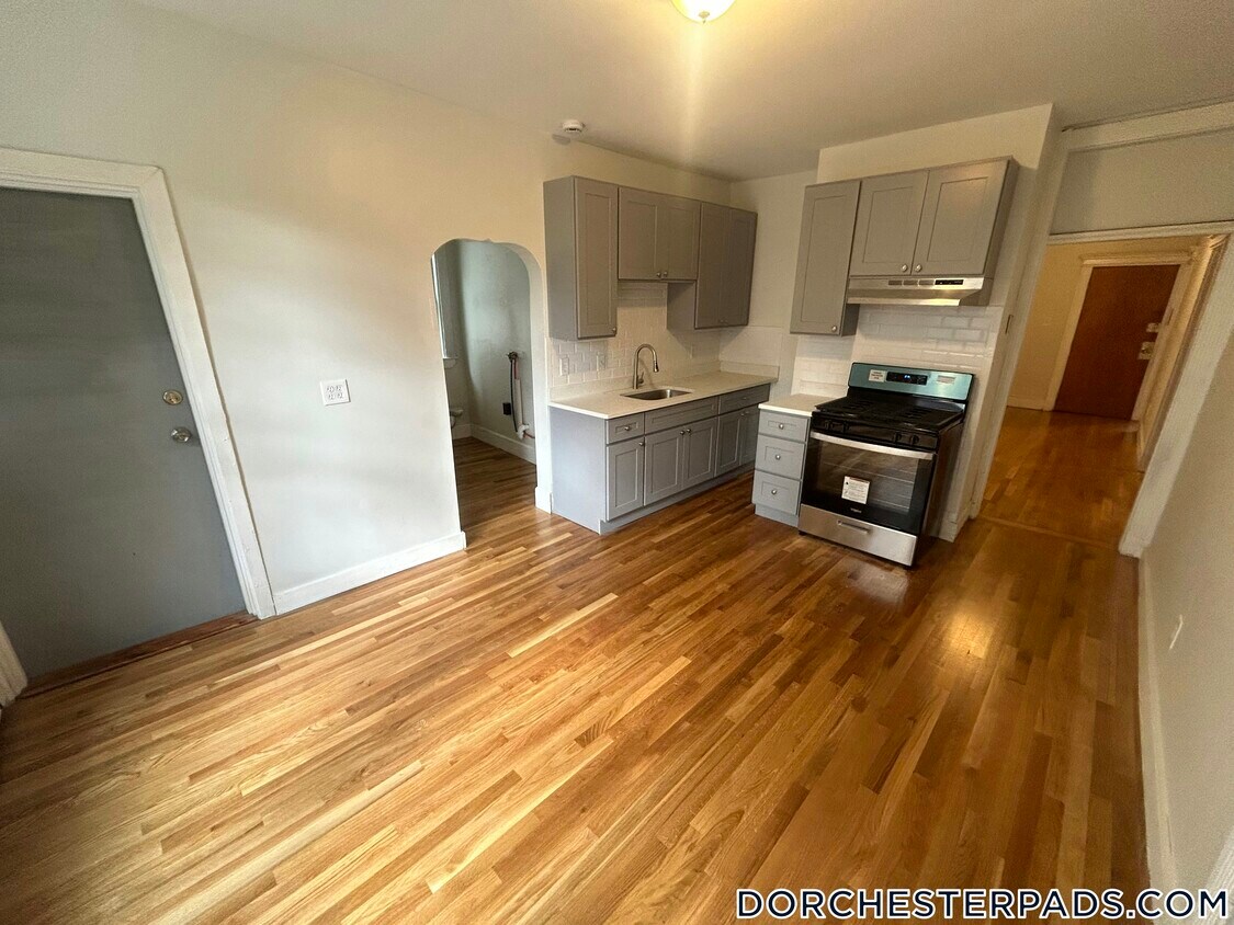 Primary Photo - 65 Intervale St