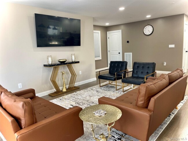 Building Photo - 91 E Fulton St