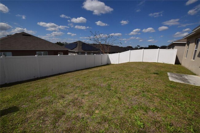 Foto del edificio - 946 Shady Tree Ln