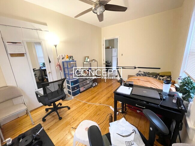Foto del edificio - 14 Shepherd Ave