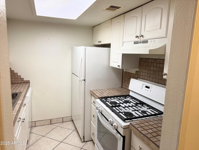Foto del edificio - 1622 E Campbell Ave