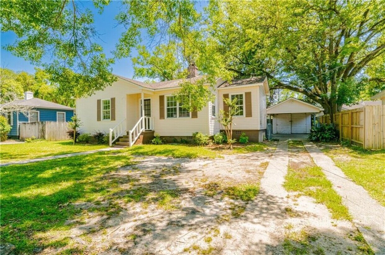 Primary Photo - 3021 Calais St