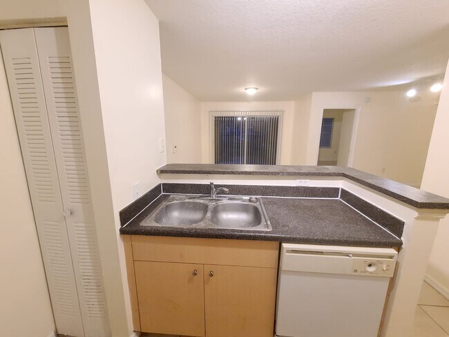 Foto del edificio - 4271 San Marino Blvd