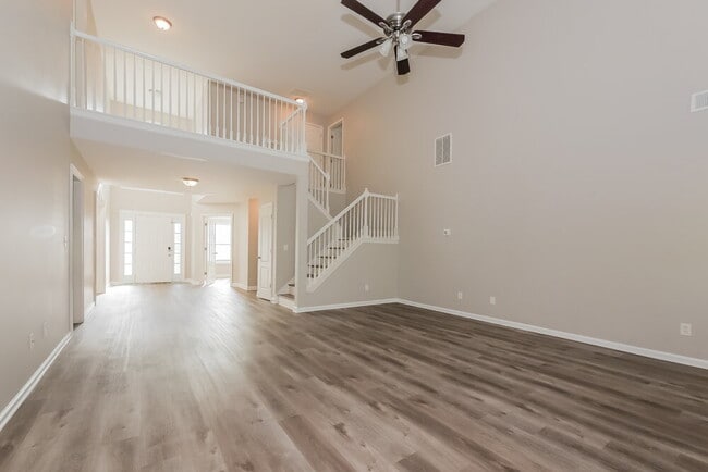 Foto del edificio - 100 Hawken Trail
