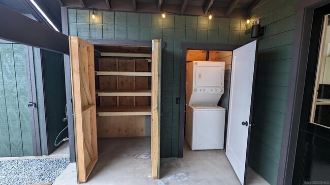 Building Photo - 530 Glover Ave