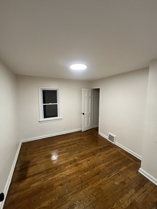 Building Photo - 13916 Durkee Ave