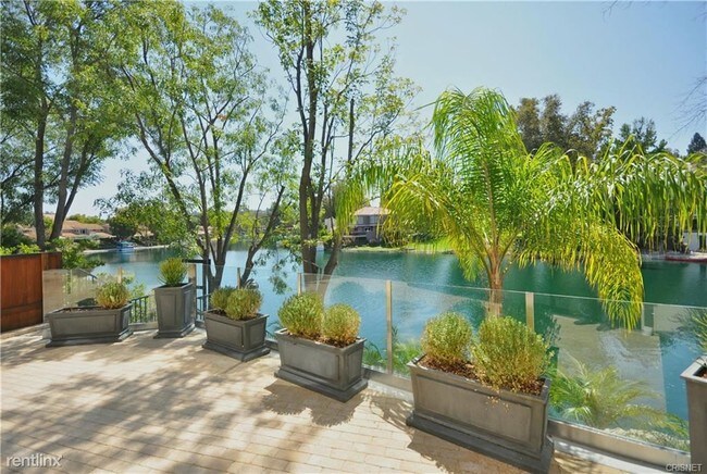 Building Photo - 3 br, 6 bath House - 4615 Park Mirasol