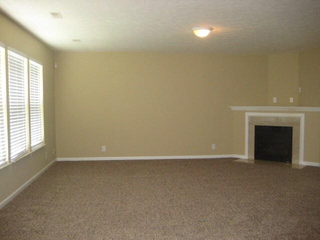 Foto del edificio - 3128 Hidden Creek Drive