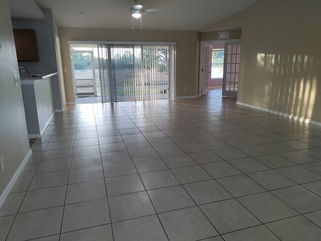 Foto del edificio - 2108 24th NW Ave