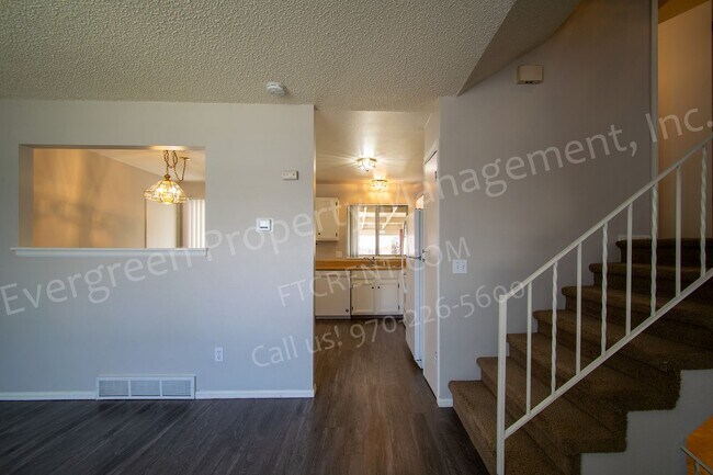 Foto del edificio - 4337 Hummingbird Dr