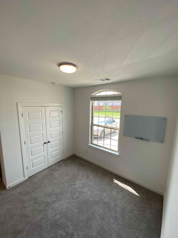 Building Photo - 2808 Lolita Way