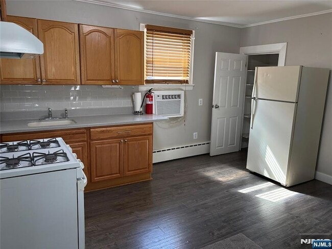 Photo - 106 Grand St House