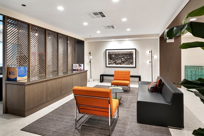 Building Photo - 165 N Canal St