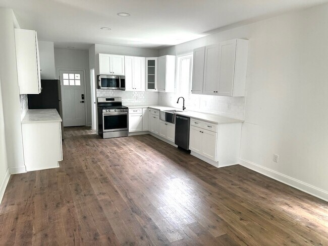 Foto del edificio - 427 Lakeland St