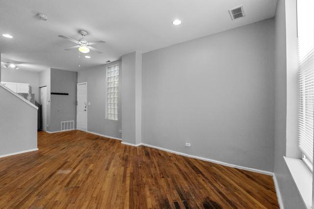 Building Photo - 2 bedroom in Chicago IL 60647