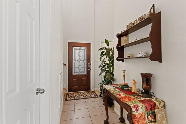 Building Photo - 8051 Villa De Norte St