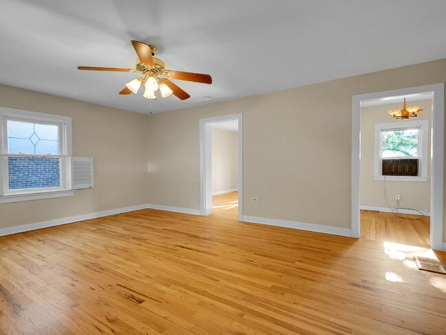 Building Photo - $2,295.00, 1 Bed, 1 Bath Home in Denver
