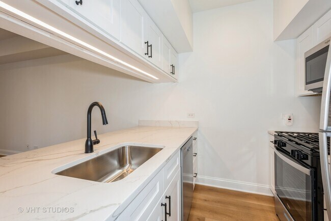 Building Photo - 1146 Regency Dr