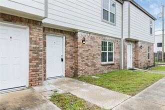 Building Photo - 4620 San Jacinto St
