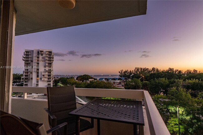 Building Photo - 2501 Brickell Ave