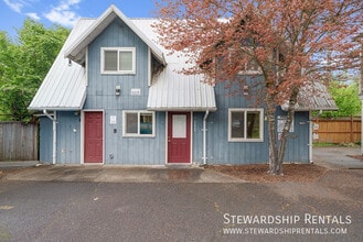 Building Photo - 1431 1/2 W Broadway