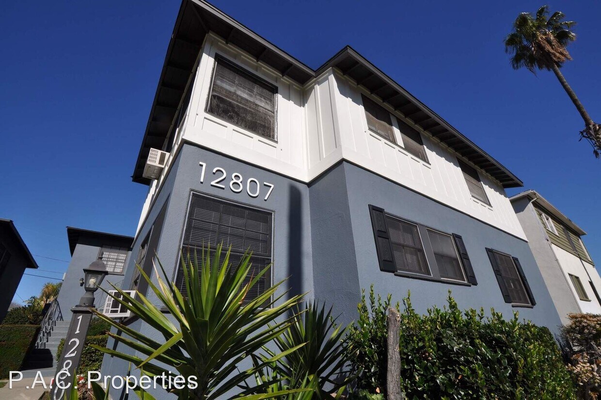 Primary Photo - 1 br, 1 bath Apartment - 12807-13 Burbank ...
