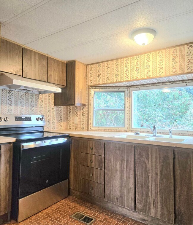 Foto del edificio - Gurol (11212 Rhody Dr #1)