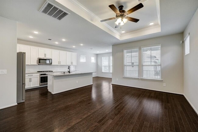 Building Photo - 2114 Bauer Park Dr