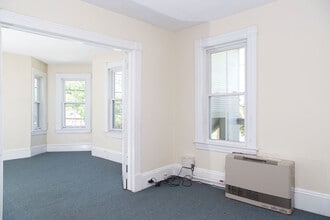 Building Photo - 1-5 Pine Pl