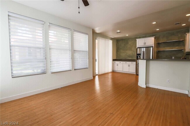 Building Photo - 251 S Green Valley Pkwy