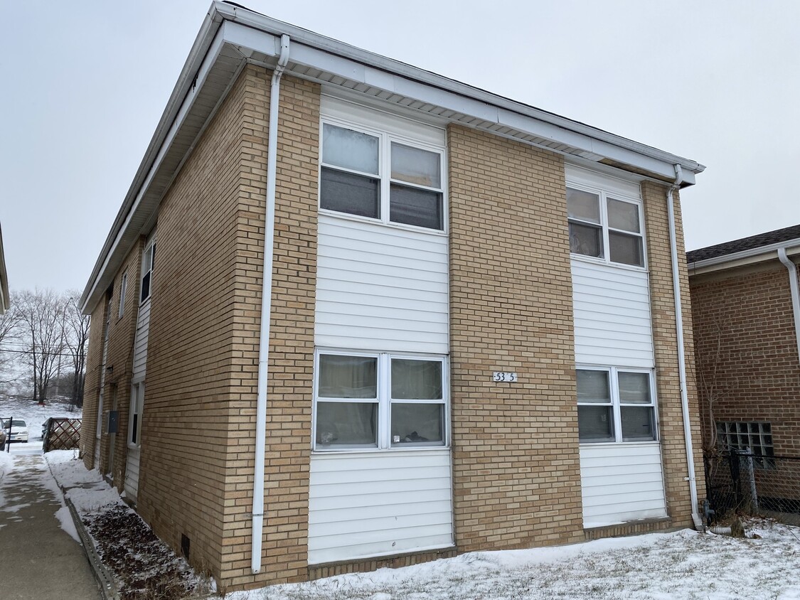 Primary Photo - 5305 S 72nd Ct