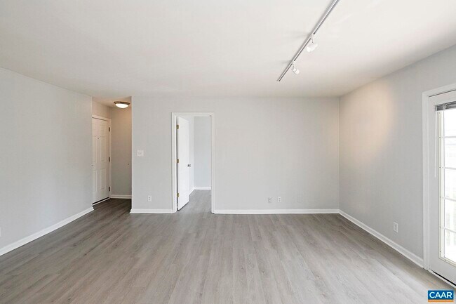 Foto del edificio - 1217 Villa Ln