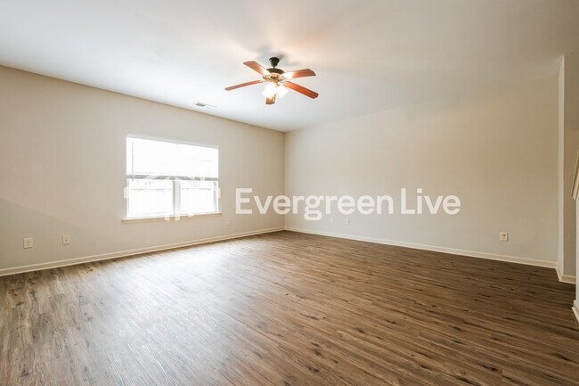 Foto del edificio - 138 High Point Way