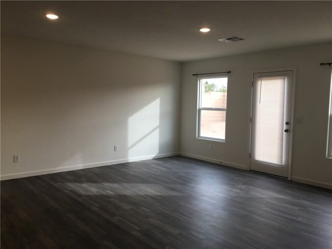 Building Photo - 2398 Granite Cir