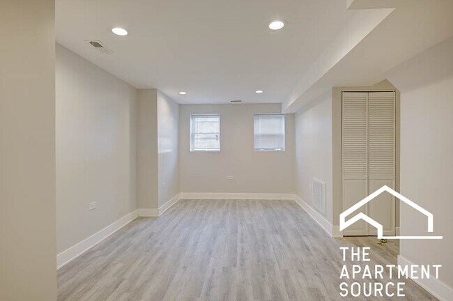 Foto del edificio - 2935 N Lawndale Ave