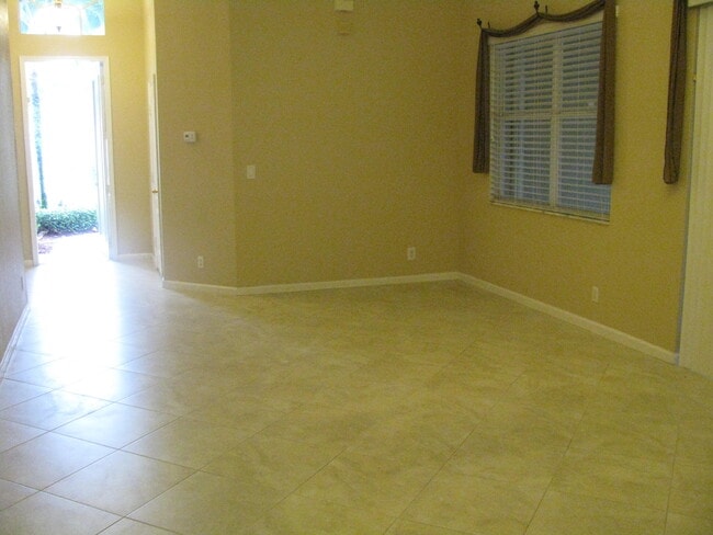 Building Photo - 6120 Spring Lake Terrace